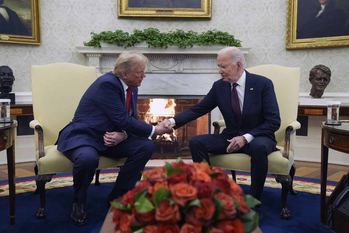 Donald Trump rencontre Joe Biden et des élus républicains à Washington